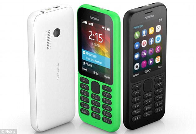 Nokia 215, Baterai Tahan Sebulan (Harganya Rp350 Ribuan) 